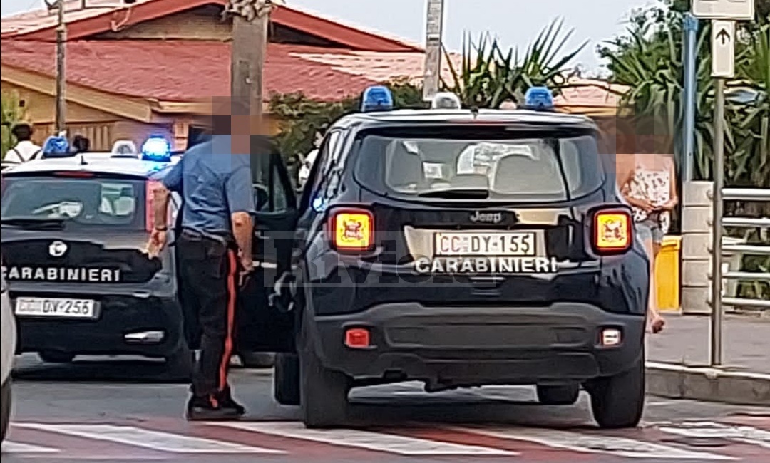 Servizi di controllo dei carabinieri sul lungomare di Ventimiglia