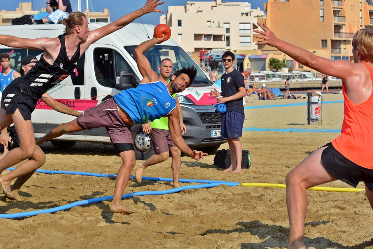 I ventimigliesi Alessio D’Attis ed Alessandro Benini agli Europei in Bulgaria di Beach Handball
