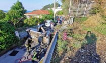 Sbatte contro guardrail: auto con 4 a bordo si ribalta sotto strada a Bordighera