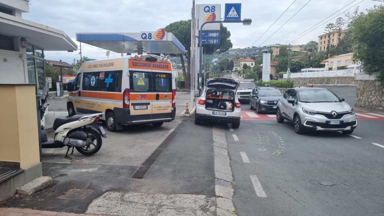 Investita sulle strisce mentre attraversa in corso Marconi a Sanremo