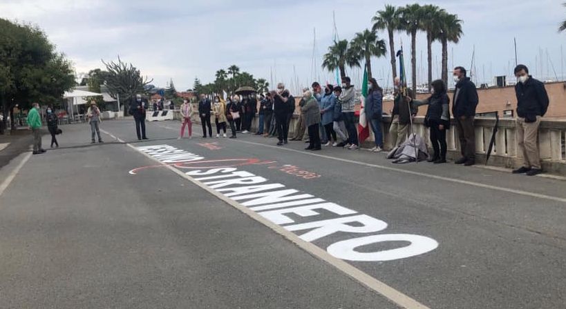 Nessuno è straniero Sanrmeo passeggiata Sud Est Sardine Ponentine Moussa Balde_02