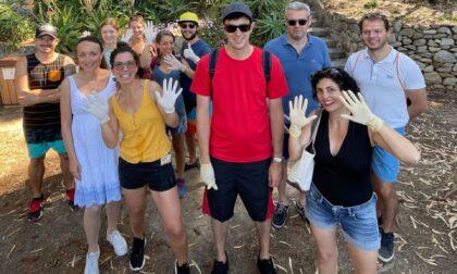 Una settantina di partecipanti alla giornata di pulizia del mare agli Hanbury e Capo Mortola