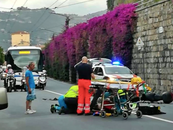 Incidente in scooter a Ventimiglia, 65enne grave al Santa Corona
