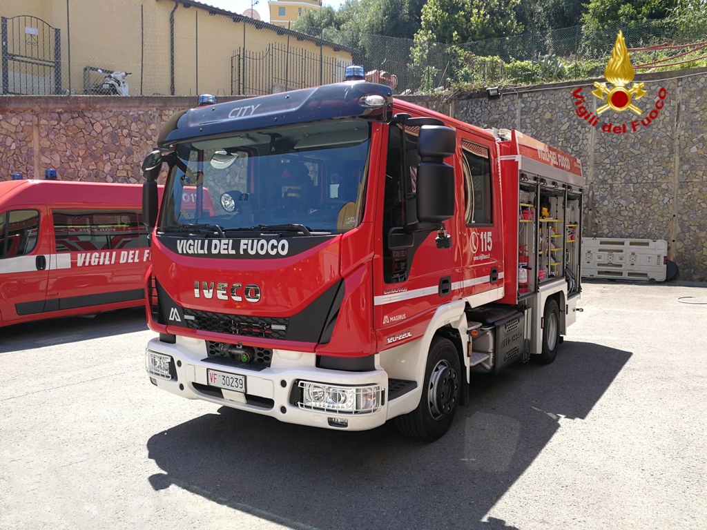 Vigili del fuoco Imperia nuovo mezzo autobotte