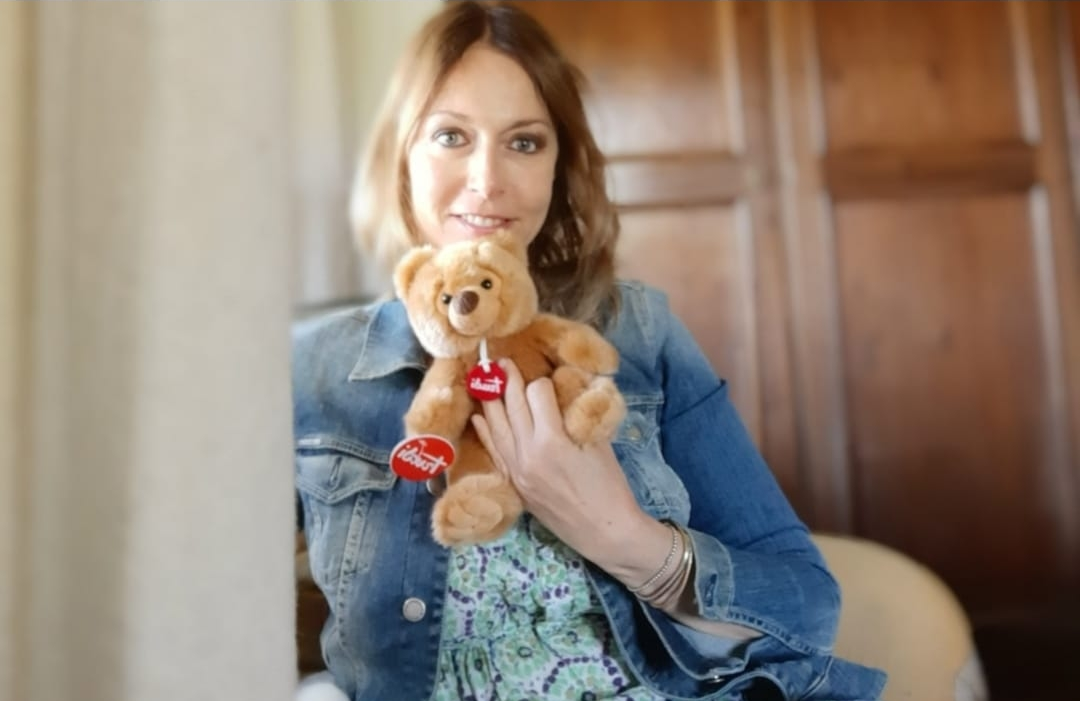 Muore travolta da un’auto mentre scatta una foto. La tragedia di Alessandra Frumento