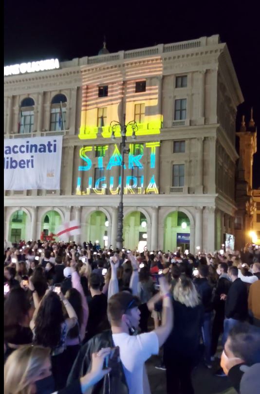 Conto alla rovescia come a Capodanno, così “Deffe” festeggia la zona bianca