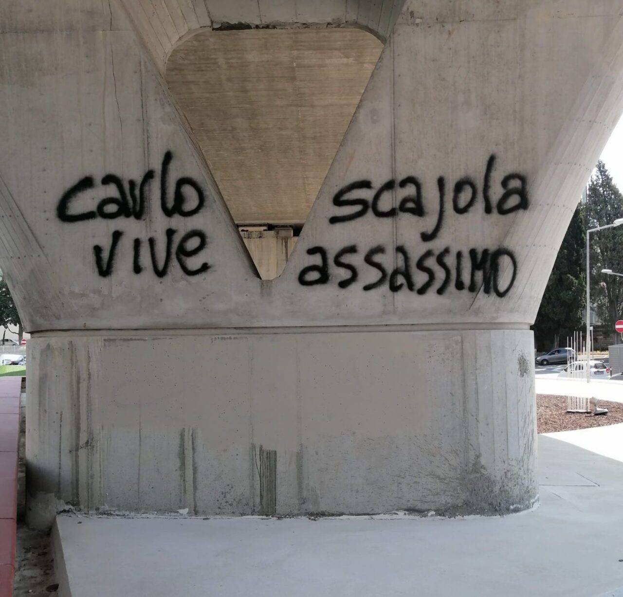 G8: “Carlo vive, Scajola assassino”: l’ex ministro insultato con un murales a Imperia