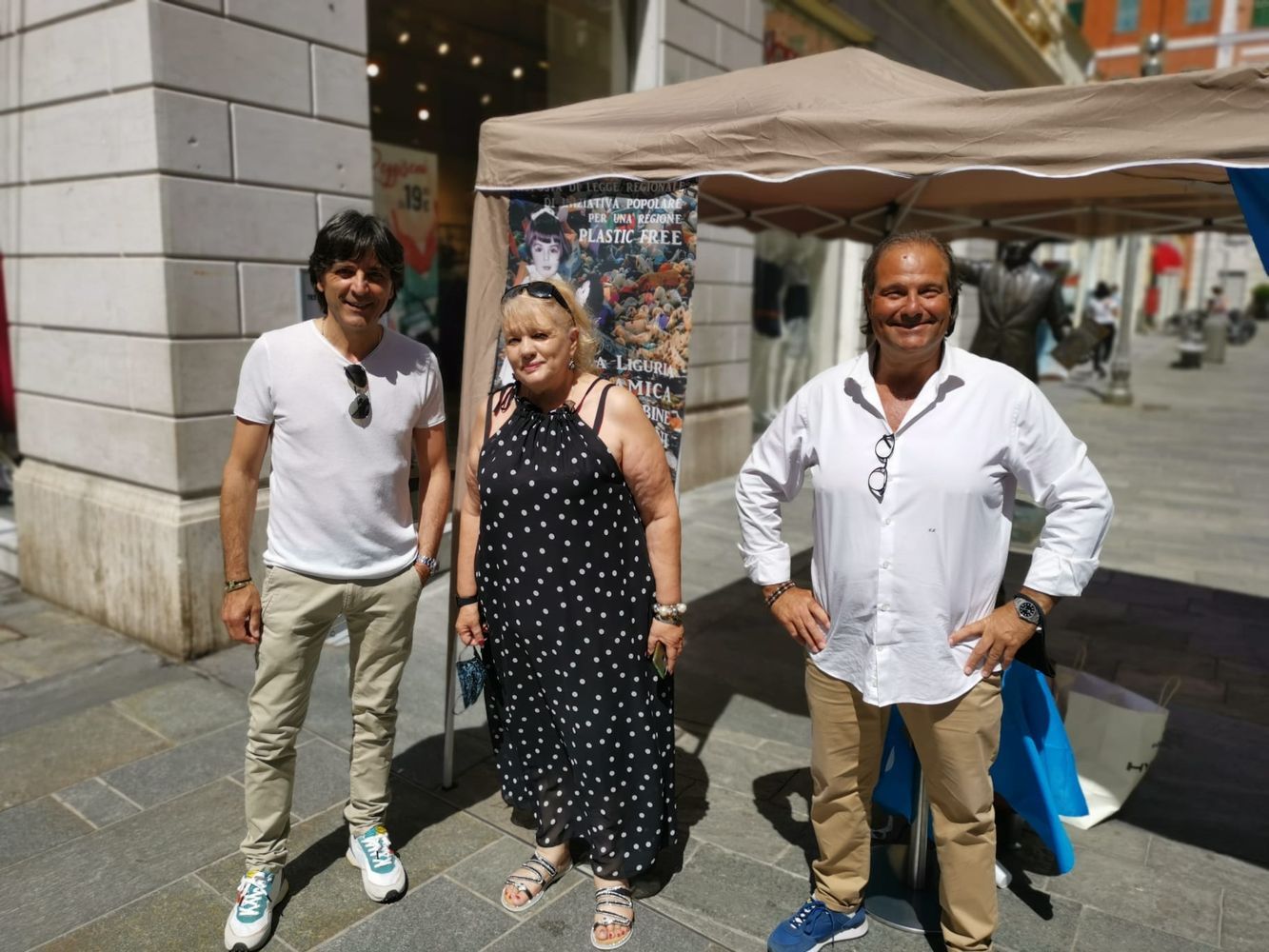 Luca Lombardi e Antonino Consiglio Iniziativa plastica free Unicef Colomba Tirari firma sindaci