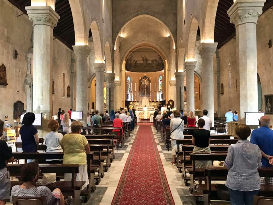 Niente green pass per entrare in chiesa e alle processioni: scarica la lettera della CEI