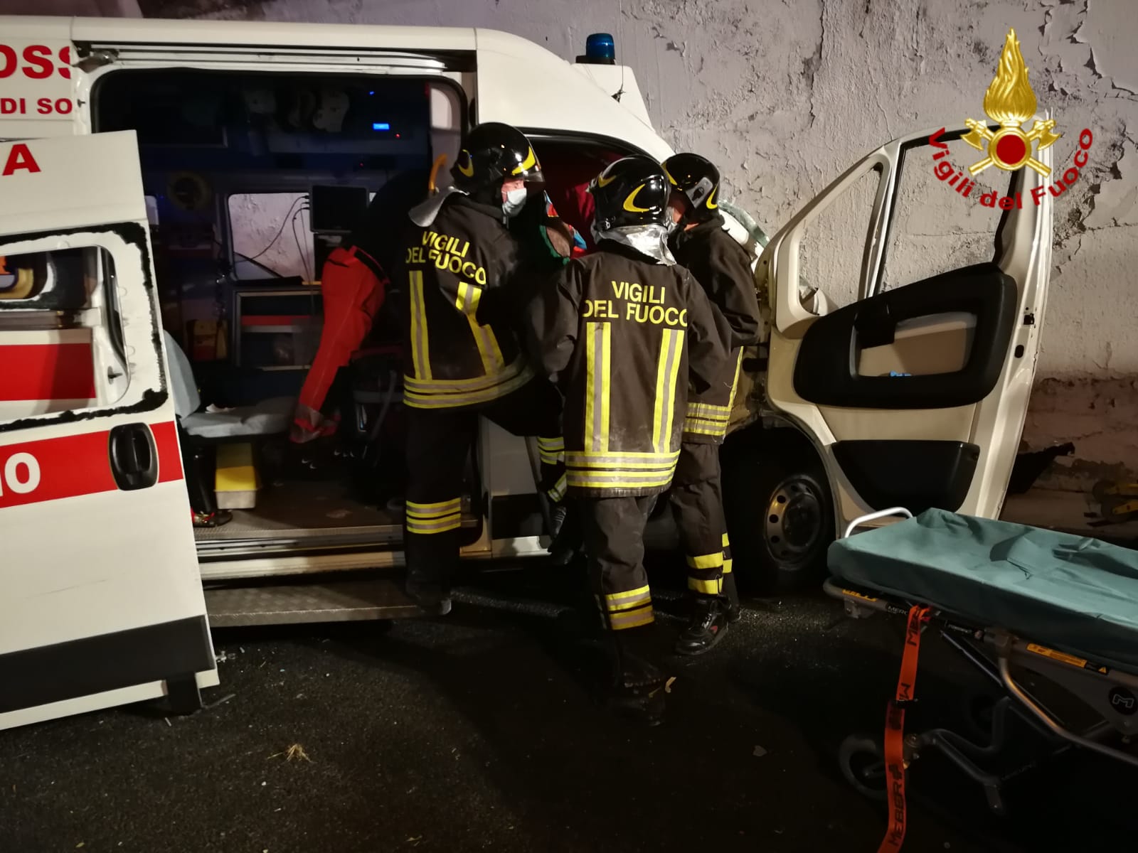 Incidente A10 Autofiori 16 agoato 2021 ambulanza vigili del fuoco autostrada_06