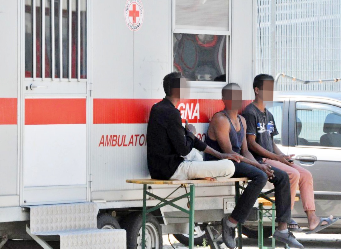 Positivi al Covid 5 richiedenti asilo ospiti della Croce Rossa
