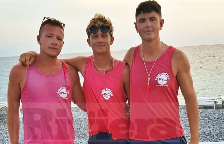 Rischia di annegare a Bordighera: donna salvata da tre bagnini di uno stabilimento