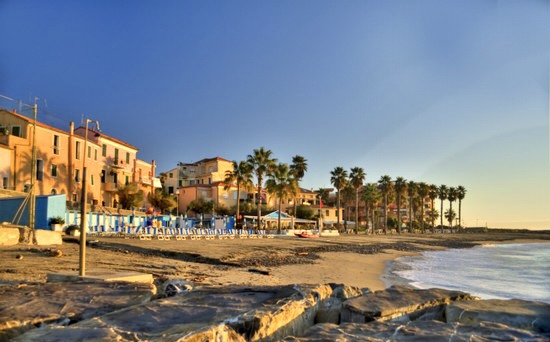 A San Lorenzo il bookcrossing in riva al mare