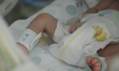 Polmonite da Covid: neonato di 16 giorni (e mamma No vax) in terapia intensiva
