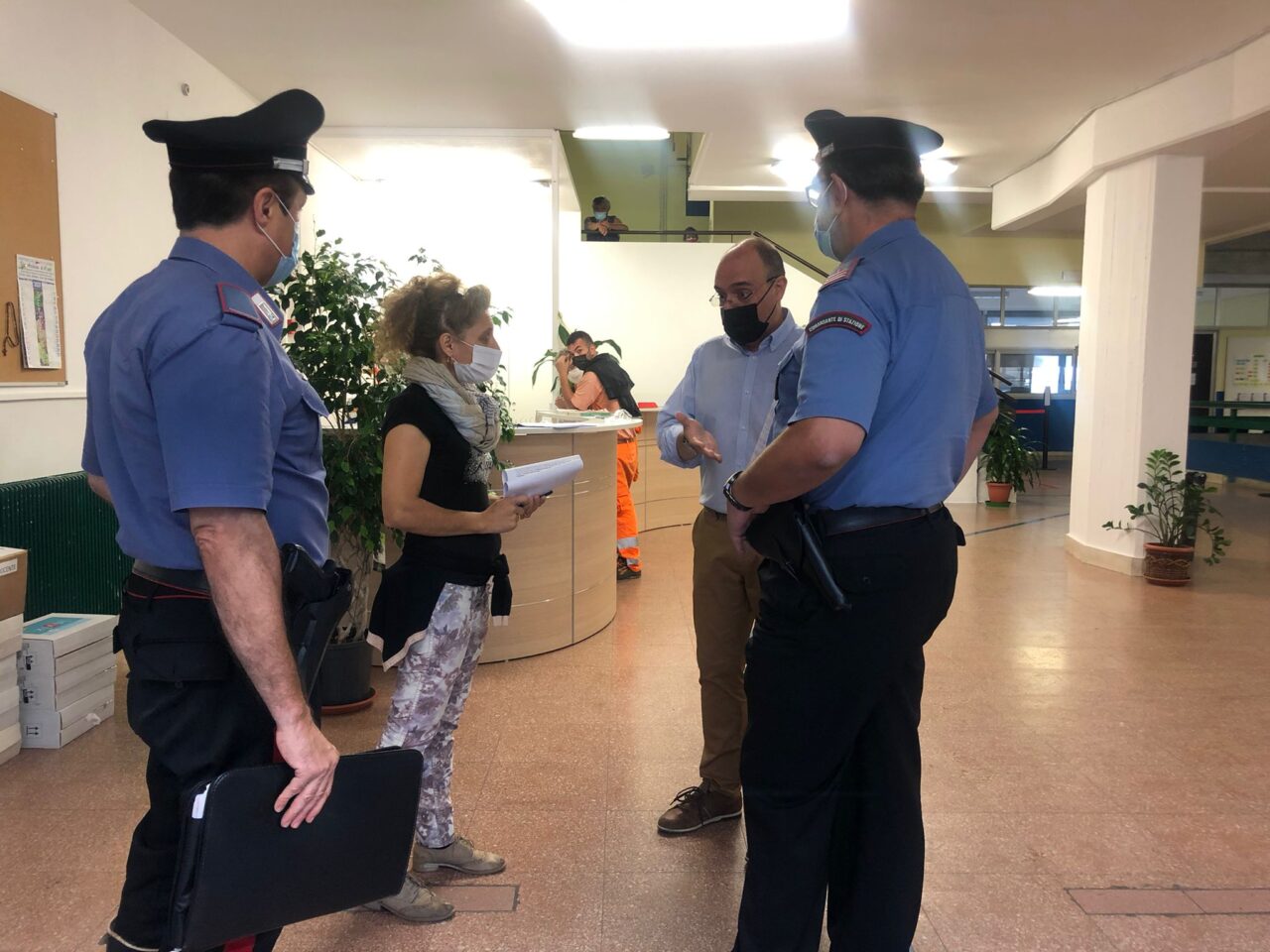 Bidella a scuola senza green pass: “Ho avuto il Covid e ho diritto alla certificazione”