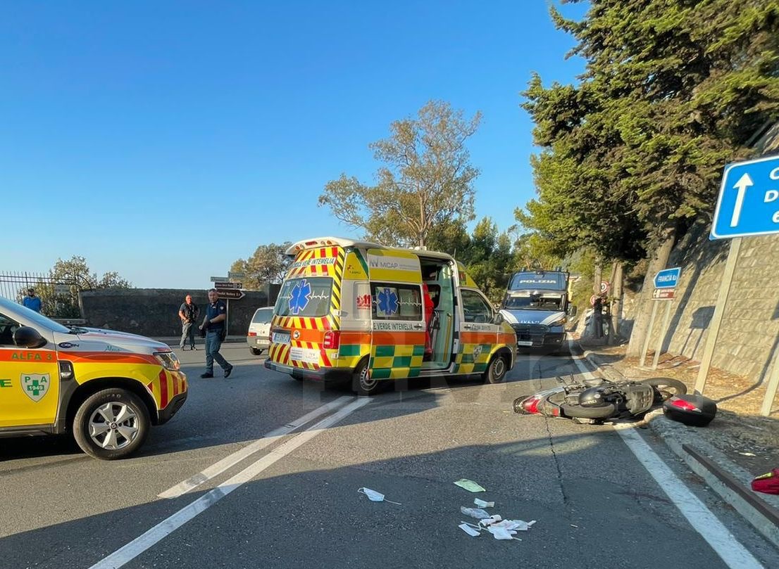 Gravi due donne in scooter nello schianto con un’auto: ferite anche madre e due bambine