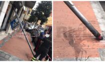 Crolla palo della segnaletica, tragedia sfiorata a Ventimiglia