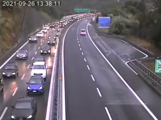 Lunghe code sull’A10