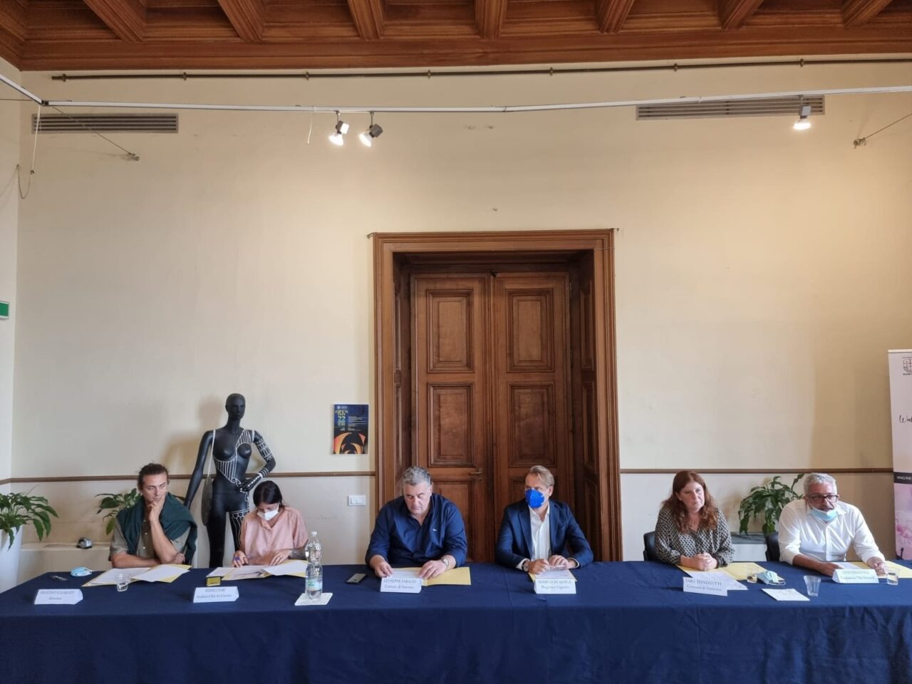 Attesa a Villa Ormond per il progetto “The Walk” con la piccola Amal
