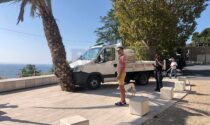 Tragedia sfiorata a Ventimiglia: furgone contro una palma per un guasto al freno a mano