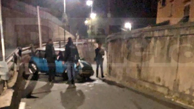 Incidente Ventimiglia via Cavour Mini auto in sosta_05