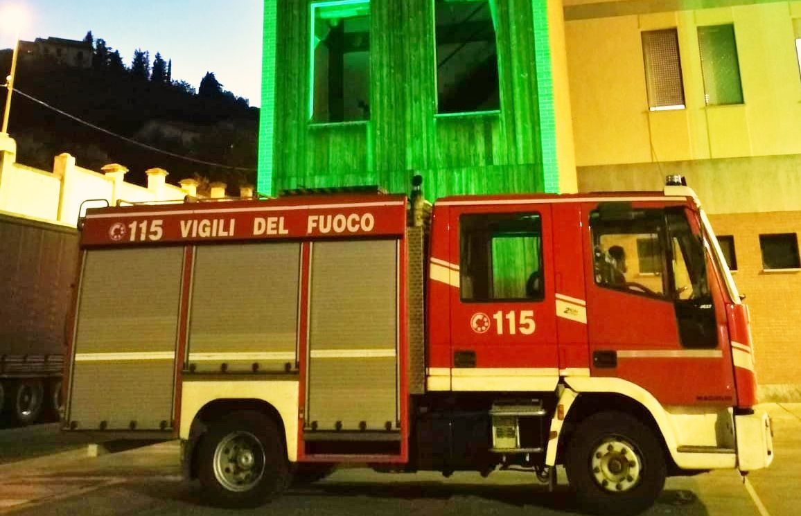 I vigili del fuoco di Imperia aderiscono alla giornata mondiale della sindrome Pans/Pandas