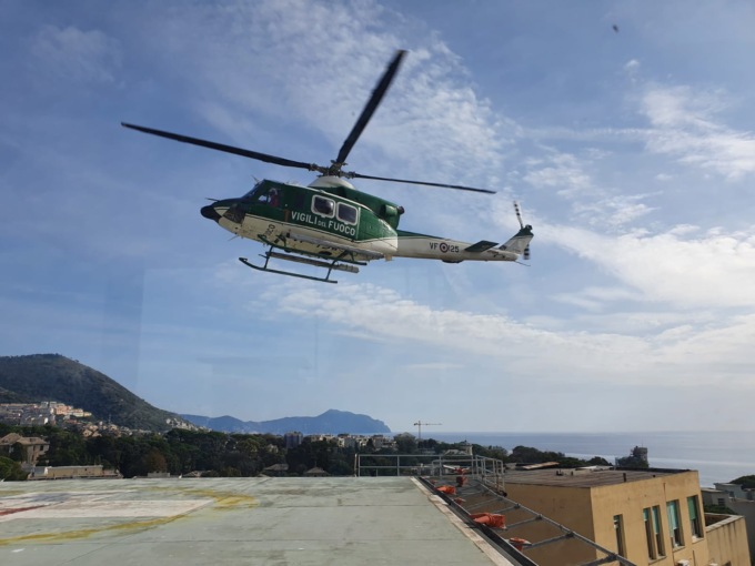 Bambina con grave insufficienza respiratoria, in volo da Monza al Gaslini