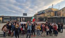 Manifestazione spontanea per i portuali di Trieste in Piazza Colombo