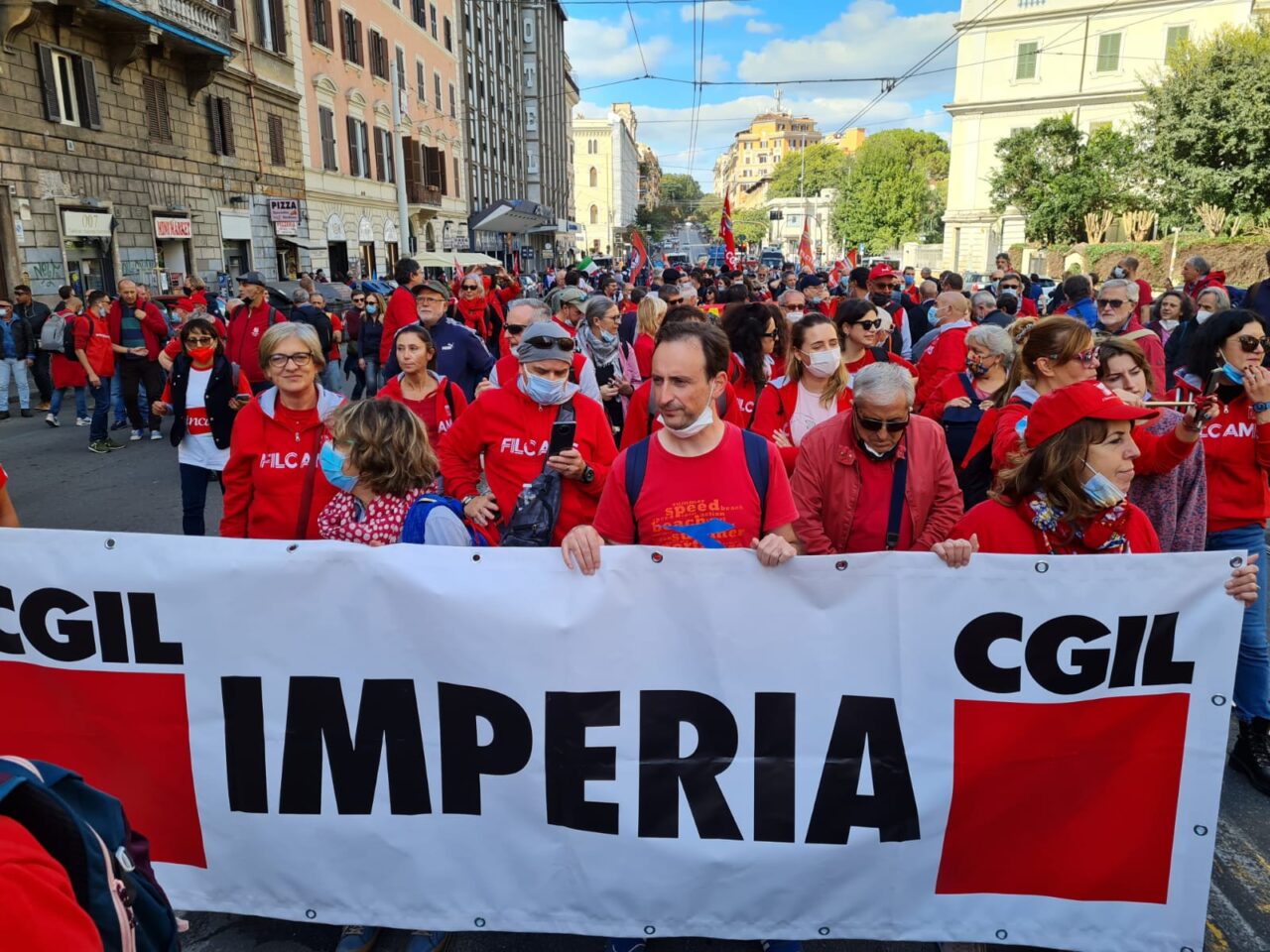 Fellegara(CGIL): “Il Paese reagisce, la democrazia sindacale c’è in maniera pacifica ma ferma”