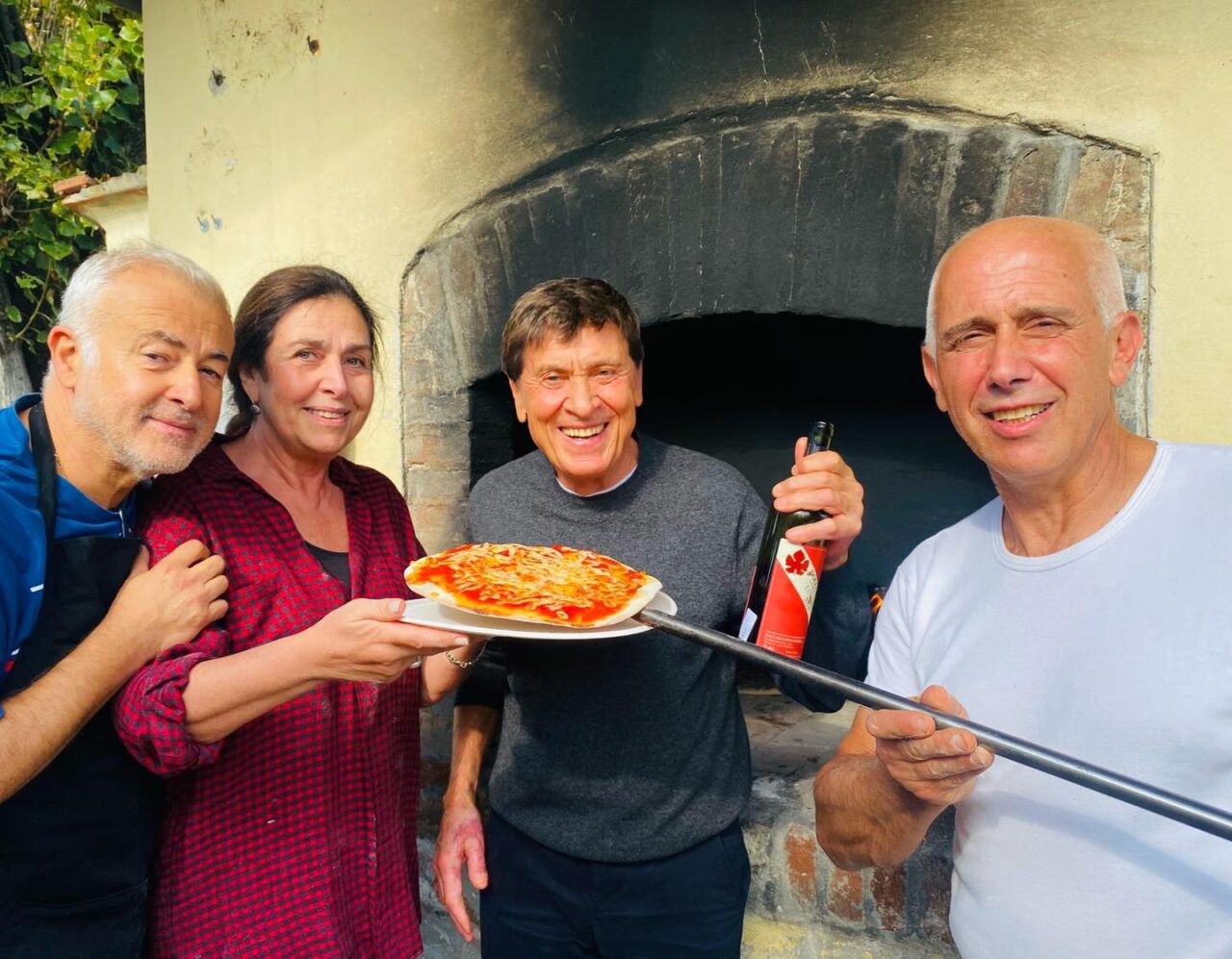 Gianni Morandi mangia pizza e beve…Rossese di Dolceacqua