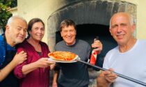 Gianni Morandi mangia pizza e beve...Rossese di Dolceacqua