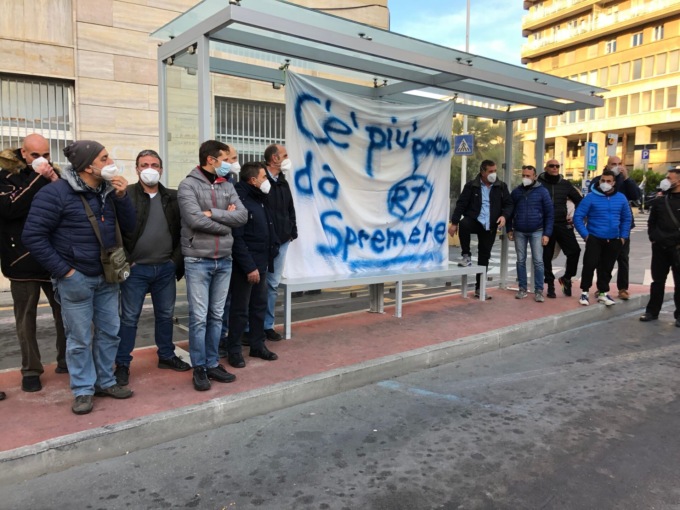 “No stipendi, no parti” la protesta dei dipendenti RT