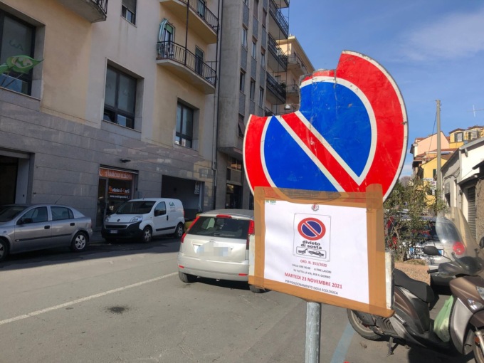 Al via la “rivoluzione differenziata” con la posa delle isole ecologiche