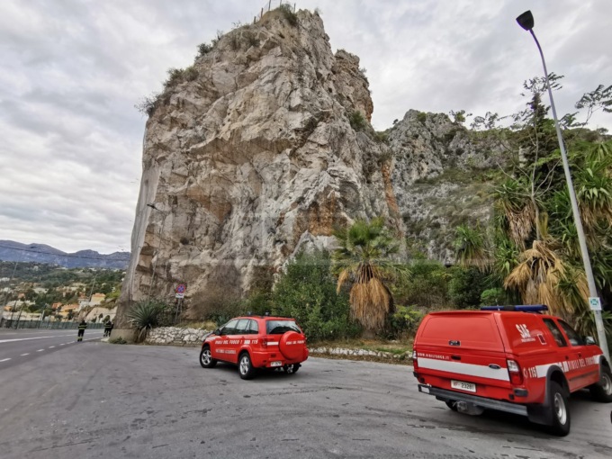 Mobilitazione di soccorsi per due migranti bloccati sul Passo della Morte