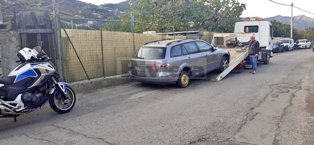 Rimozione automobili macchine abbandonate Ventimiglia_04
