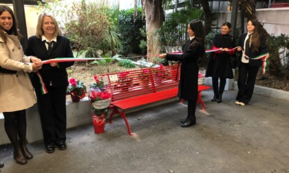 Installate sei panchine rosse in provincia