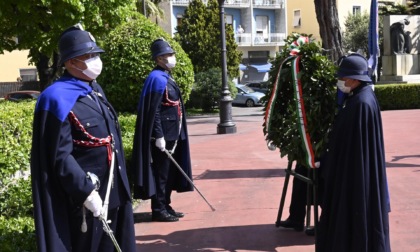 Giorno dei morti, l'omaggio delle forze armate ai caduti