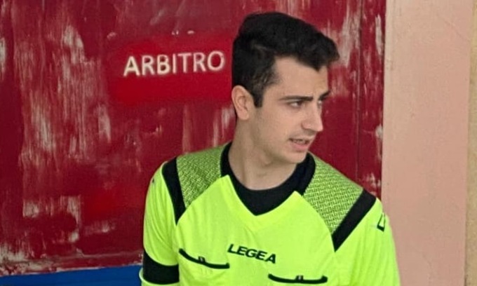 Pugno all’arbitro costa una squalifica di quattro anni