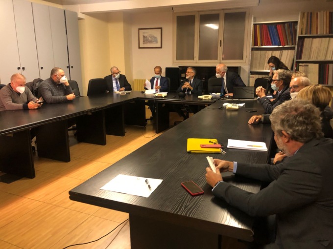 La Provincia trasferisce un milione per gli stipendi e salva la Riviera Trasporti