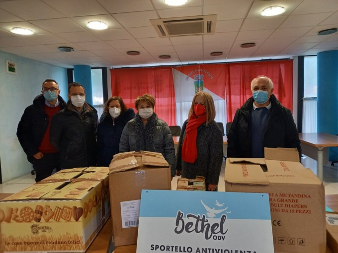 L’associazione Bethel in aiuto dei più bisognosi a Vallecrosia con donazioni di alimentari