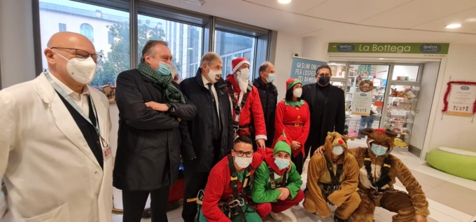 Presidente Toti in visista al Gaslini