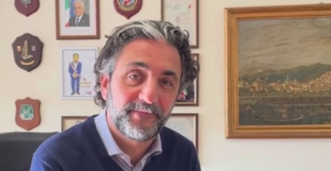 Sindaco smentisce l’ennesima bufala no-vax