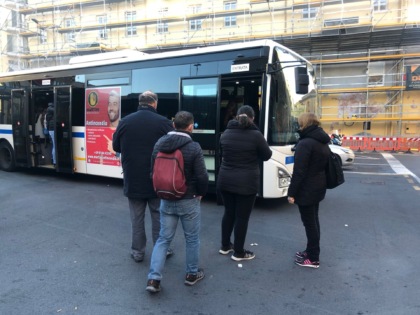 Studente caduto da bus di linea. La provincia: «Accerteremo le responsabilità»