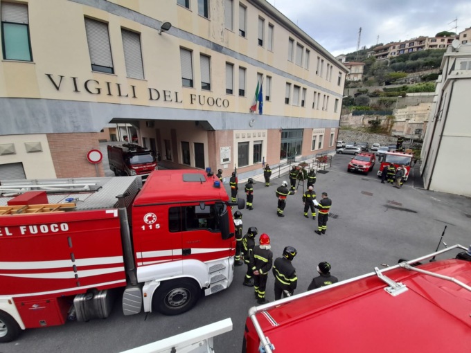Le foto e il video della Santa Barbara dei vigili del fuoco di Imperia