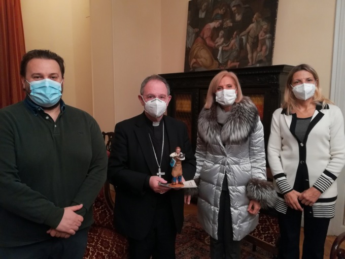 Confartigianato e Coldiretti regalano statuine del presepe ai vescovi della Riviera
