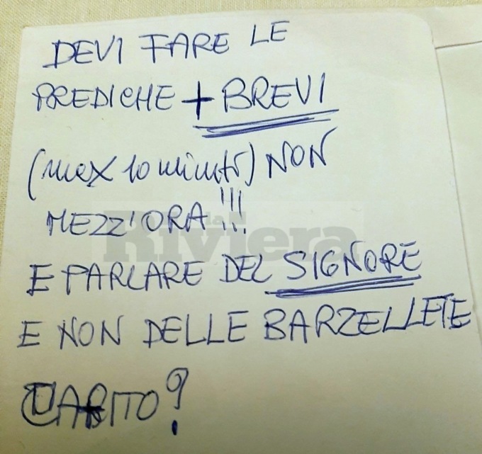 Lettera anonima al parroco: “Devi parlare del Signore, non raccontare le barzellette”