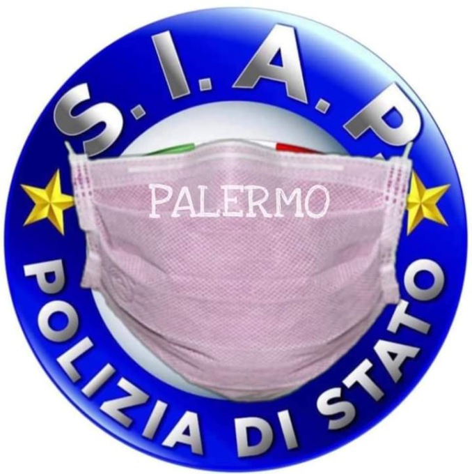Mascherine rosa alla Polizia “Non c’è tempo per sciocchezze machiste”