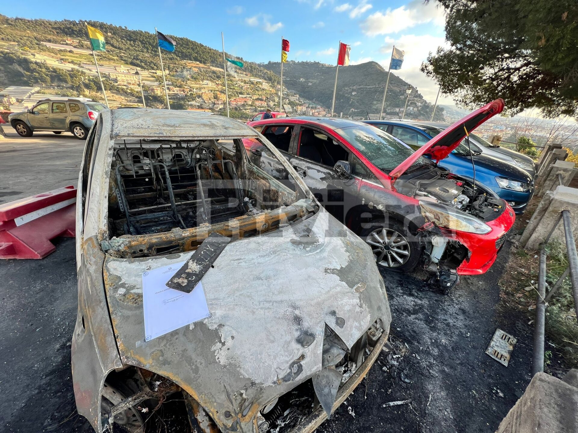 Incendio auto Ventimiglia Alta giorno_04