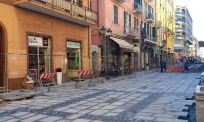 Ventimiglia, in via Ruffini iniziata la posa della pavimentazione