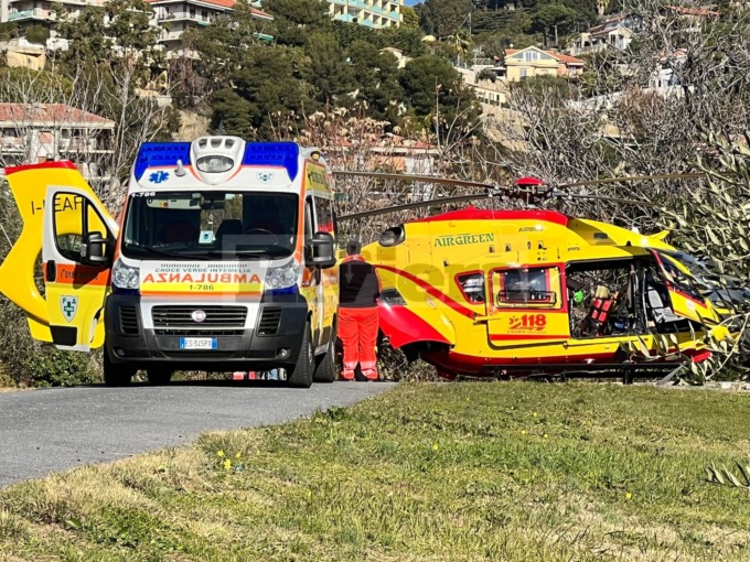 Infortunio sul lavoro a Ventimiglia: grave operaio caduto da una scala